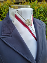 Load image into Gallery viewer, ERA ALEX STOCK TIE - White with pleated centre, silver piping and burgundy trim & brooch