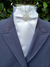 Load image into Gallery viewer, ERA DEB LUSTRE STOCK TIE - White lustre satin with brooch
