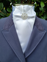Load image into Gallery viewer, ERA DEB LUSTRE STOCK TIE - White lustre satin with brooch