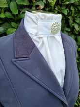 Load image into Gallery viewer, ERA EURO CHARIZE STOCKTIE - White Cotton with pleated centre piece and brooch