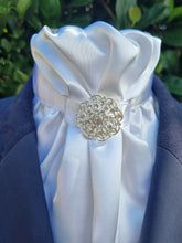 Load image into Gallery viewer, ERA EURO CHEVAL LUSTRE STOCK TIE - White lustre satin with silver brooch
