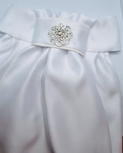 Load image into Gallery viewer, ERA EURO CHARIZE STOCKTIE - White satin with piping and silver brooch