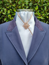 Load image into Gallery viewer, ERA HARLEY STOCK TIE - White satin, Rose Gold metallic piping and brooch