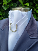 Load image into Gallery viewer, ERA SHARON STOCK TIE - White satin with pleat with Horse Shoe brooch
