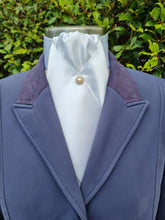 Load image into Gallery viewer, ERA "THE CLASSIC" STOCK TIE - White satin with stud pin