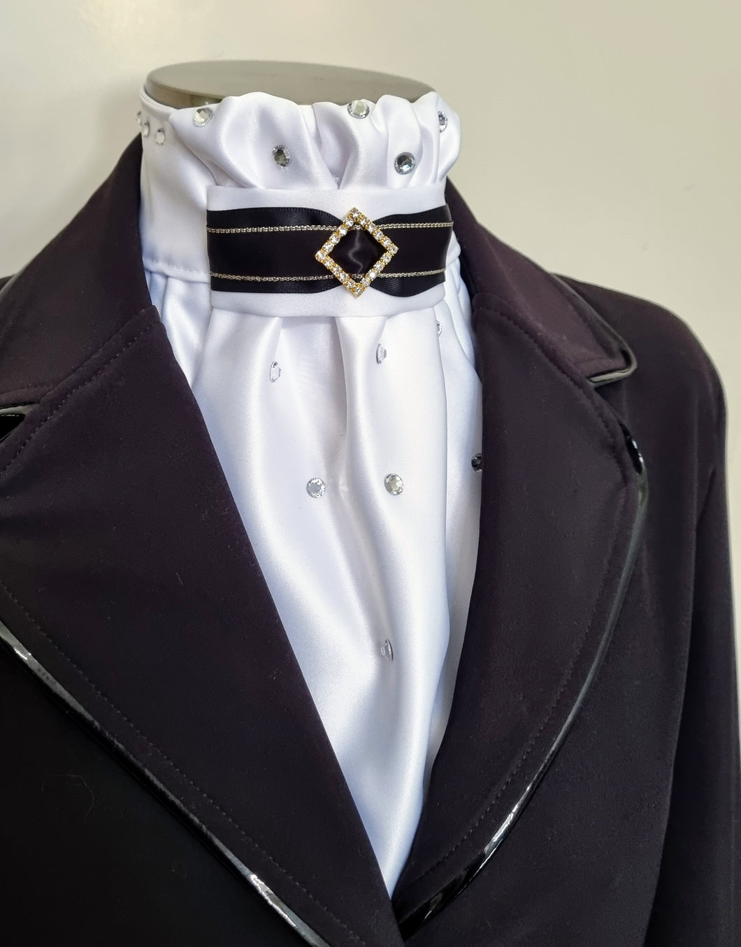 ERA EURO AMORE' STOCK TIE – White satin, black & gold trim with gold crystal diamond and scattered crystals