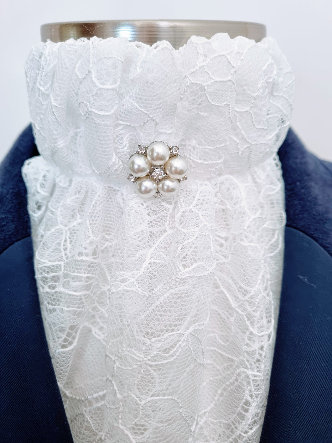 ERA EURO GRACE STOCK TIE - White Chantilly lace with pearl brooch