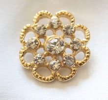 Load image into Gallery viewer, ERA DEB STOCK TIE - Cream satin with brooch