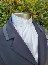 Load image into Gallery viewer, ERA EURO BELLE STOCK TIE - White lustre satin with white piping and brooch
