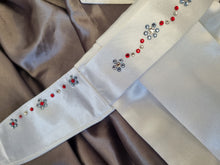 Load image into Gallery viewer, ERA EURO KARA Stock Tie – White pleated satin with Swarovski crystals
