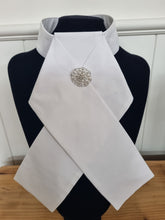 Load image into Gallery viewer, ERA "THE CLASSIC" STOCK TIE - White 100% Cotton with brooch

