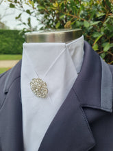 Load image into Gallery viewer, ERA "THE CLASSIC" STOCK TIE - White 100% Cotton with brooch
