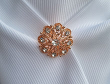 Load image into Gallery viewer, ERA ALEX Stock Tie - White brocade with pleated centre &amp; crystal brooch
