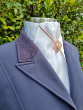 Load image into Gallery viewer, ERA HARLEY STOCK TIE - White satin, Rose Gold metallic piping and brooch
