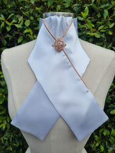 Load image into Gallery viewer, ERA HARLEY STOCK TIE - White satin, Rose Gold metallic piping and brooch
