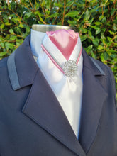 Load image into Gallery viewer, ERA RACHAEL STOCK TIE - White satin and pink, with silver &amp; pink "V" piping &amp; brooch
