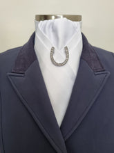 Load image into Gallery viewer, ERA SHARON STOCK TIE - White satin with pleat with Horse Shoe brooch
