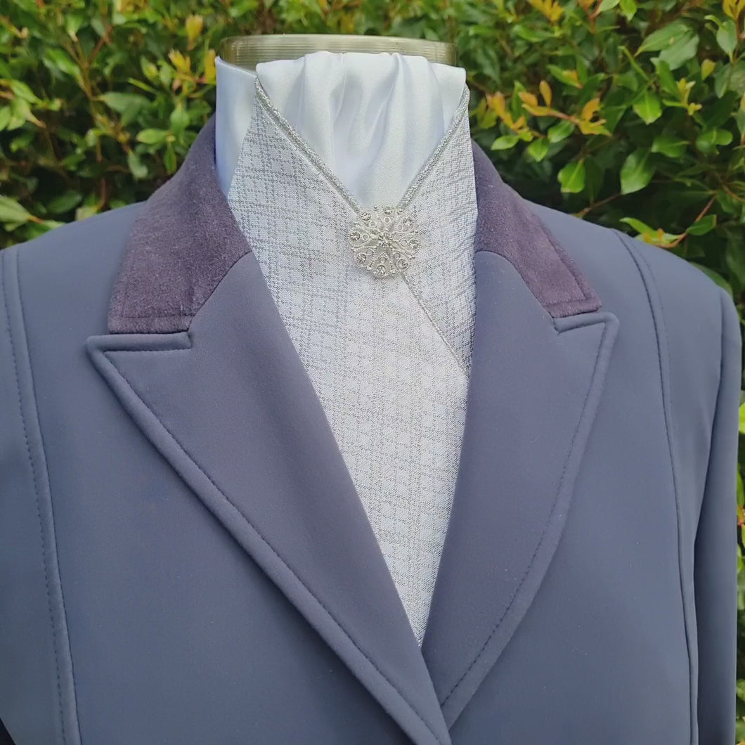 ERA Designer Collection Pre-tied Stock Tie - Silver diamond brocade, silver metallic piping & silver brooch