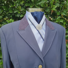 Load and play video in Gallery viewer, ERA RACHAEL STOCK TIE - White satin, navy centre, navy &amp; metallic silver piping &amp; brooch

