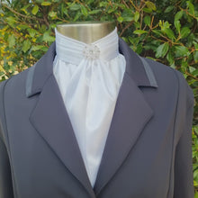 Load and play video in Gallery viewer, ERA EURO BELLE STOCK TIE - White lustre satin with white piping and brooch
