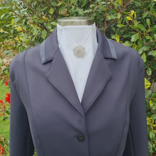 Load and play video in Gallery viewer, ERA "THE CLASSIC" STOCK TIE - White 100% Cotton with brooch
