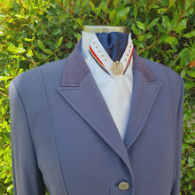 Load and play video in Gallery viewer, ERA SOPHIE/Siena STOCKTIE - White &amp; navy with red, gold &amp; navy "V" piping, gold tone crystals and gold brooch
