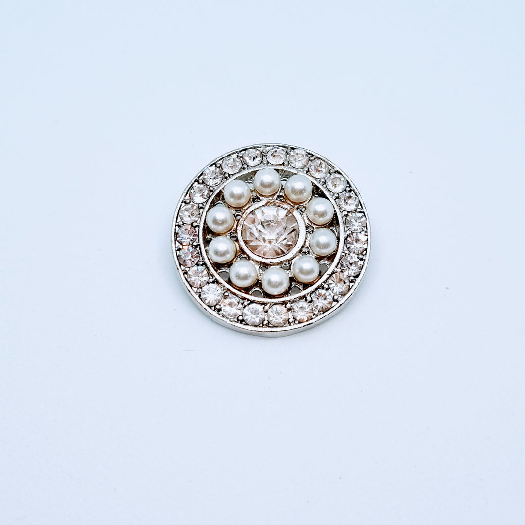 Round small pearl & crystal brooch – Free postage in Australia