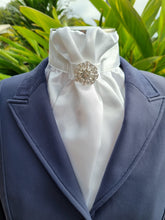 Load image into Gallery viewer, ERA EURO CHEVAL LUSTRE STOCK TIE - White lustre satin with silver brooch

