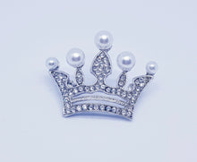 Load image into Gallery viewer, KING Crown brooch  - Silver or gold - Free postage in Australia
