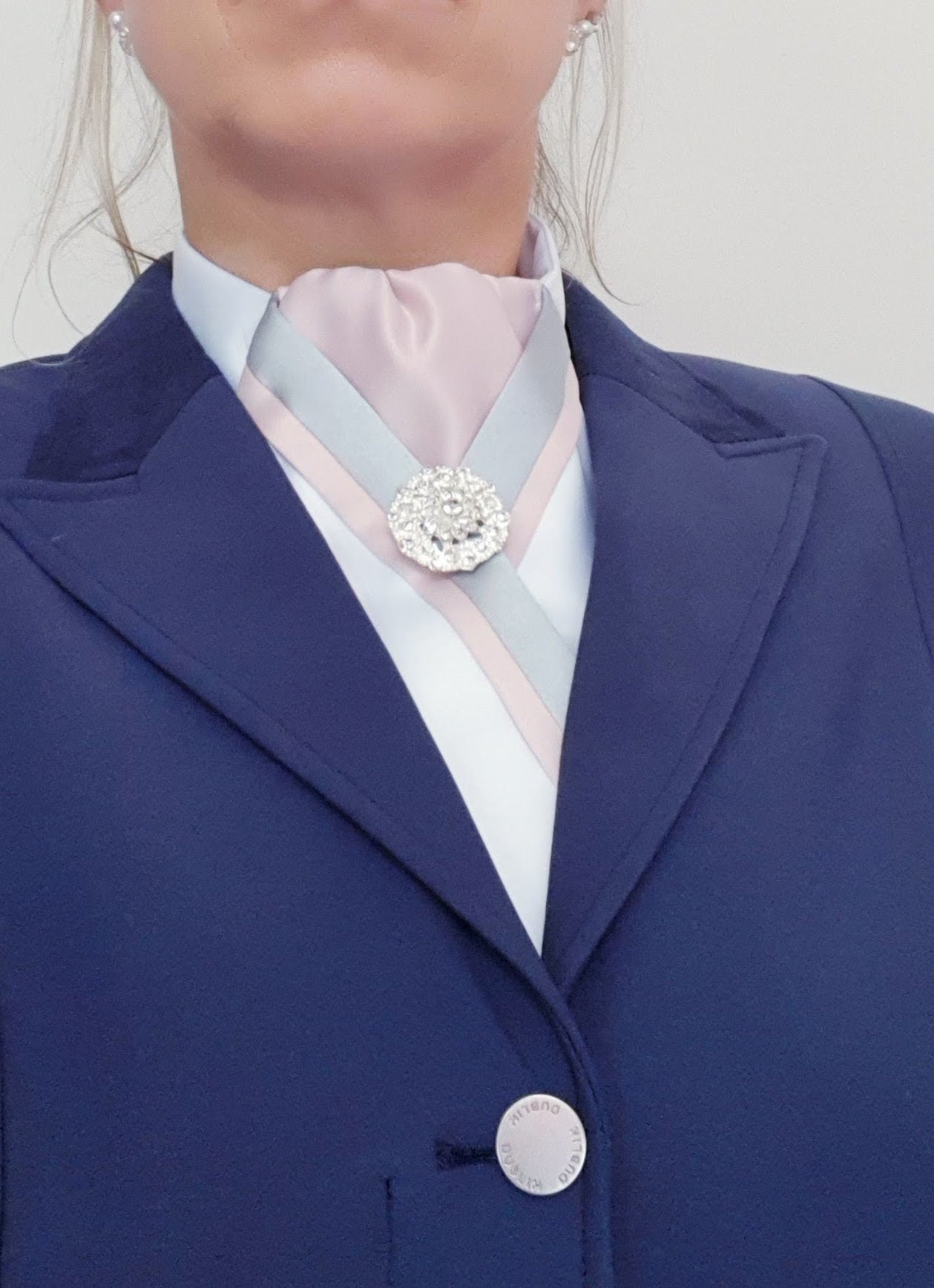 Zara brooch sales